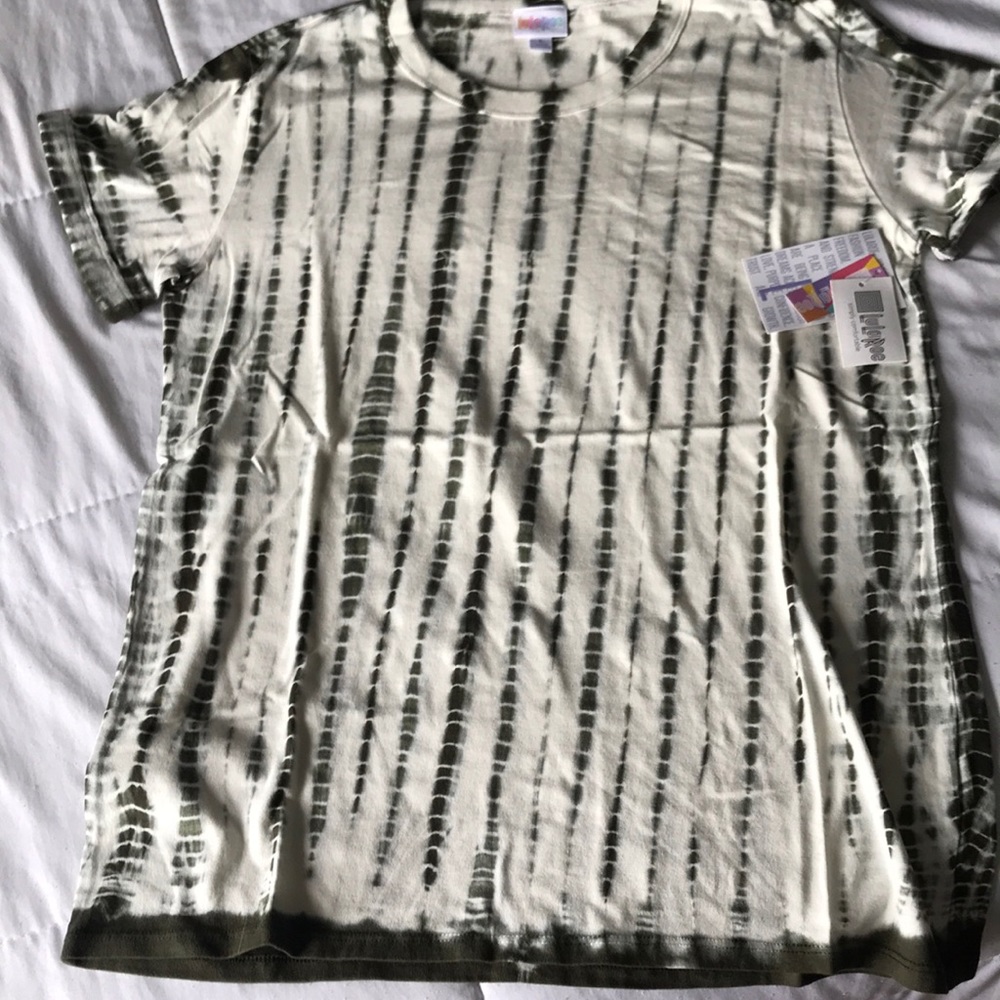 NWT LuLaRoe Vintage Tee size L